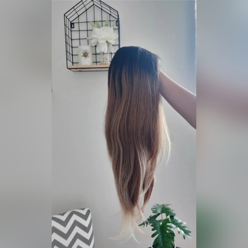 Wig - Picture 2 of 7